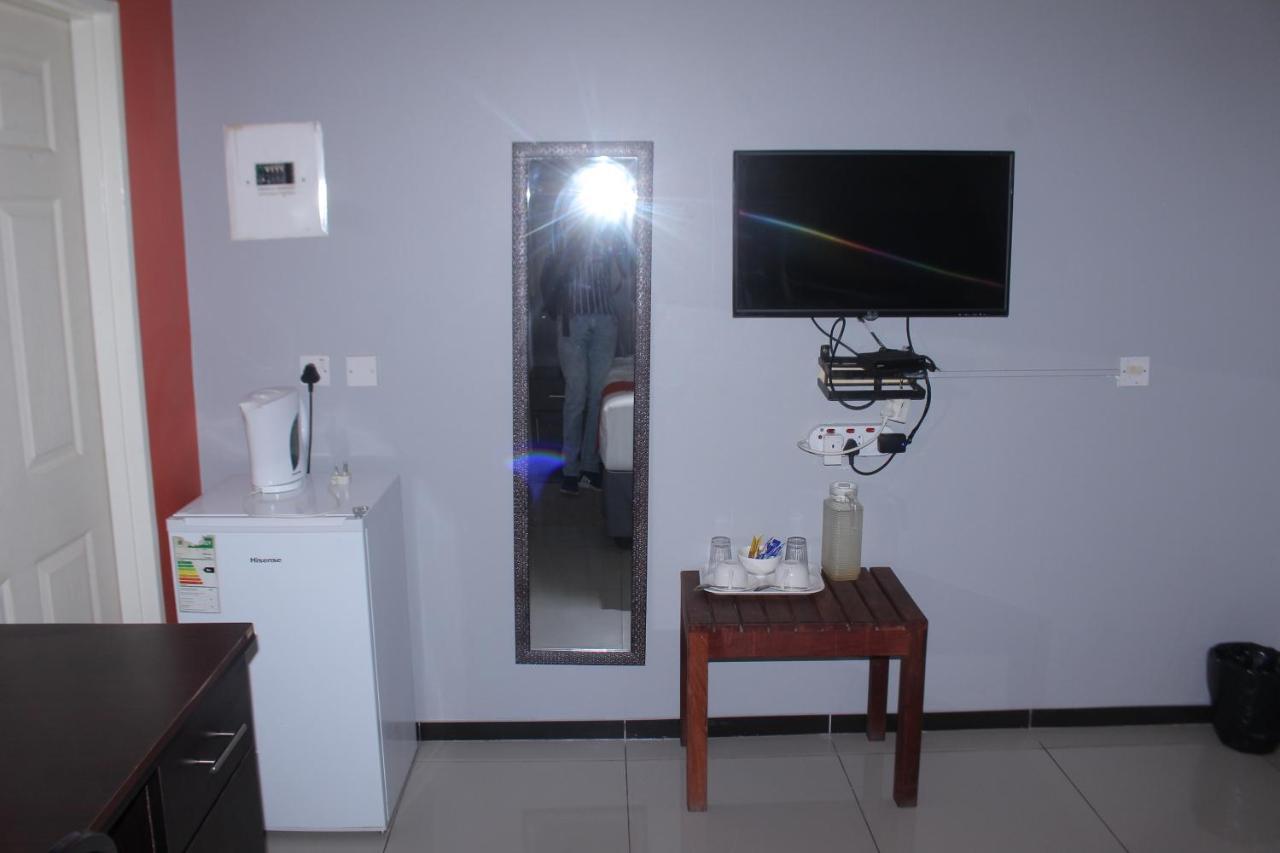 Global Guest House Kasane Bagian luar foto