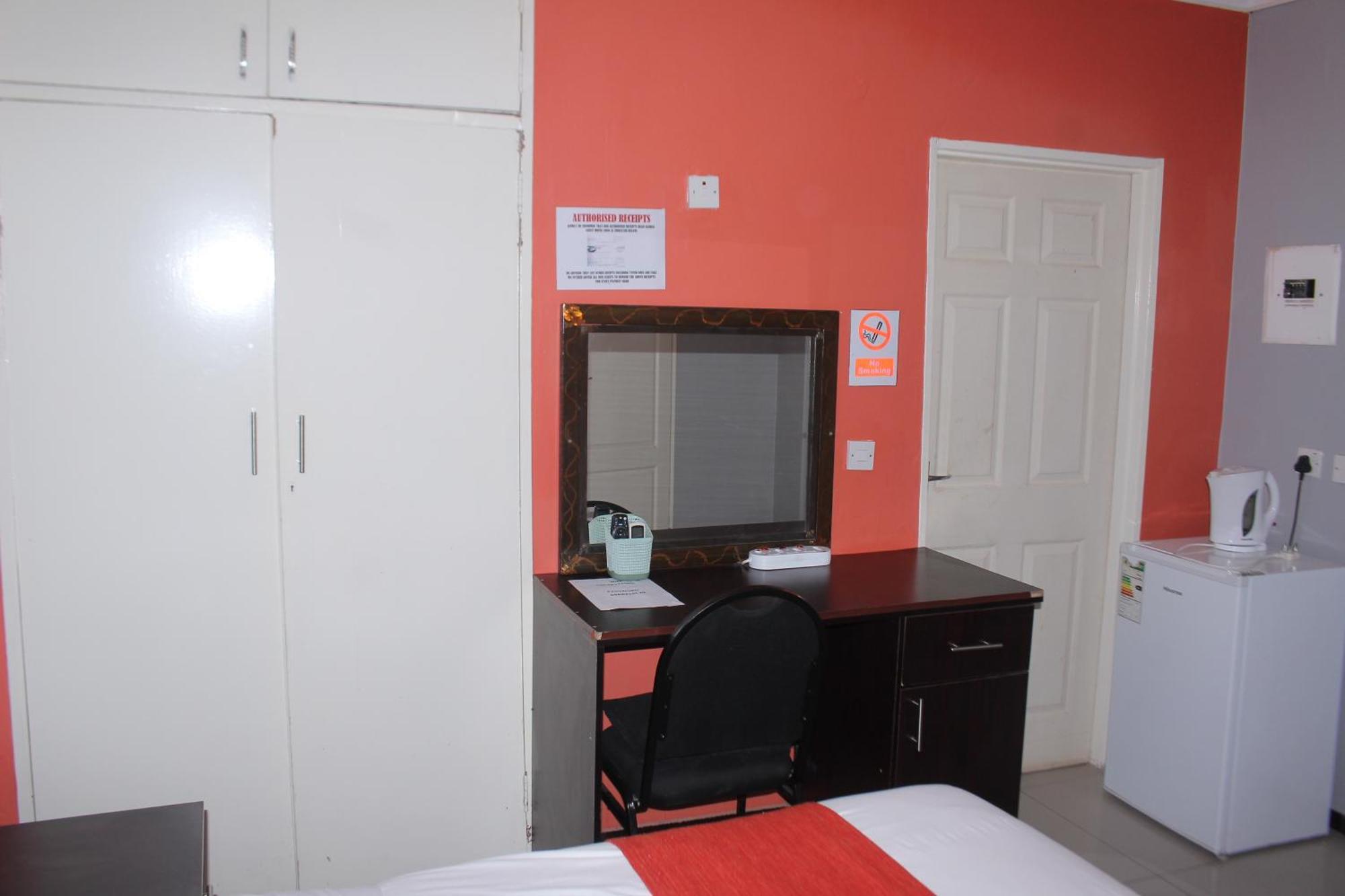 Global Guest House Kasane Bagian luar foto
