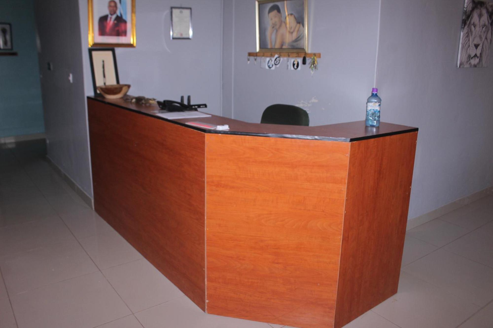 Global Guest House Kasane Bagian luar foto