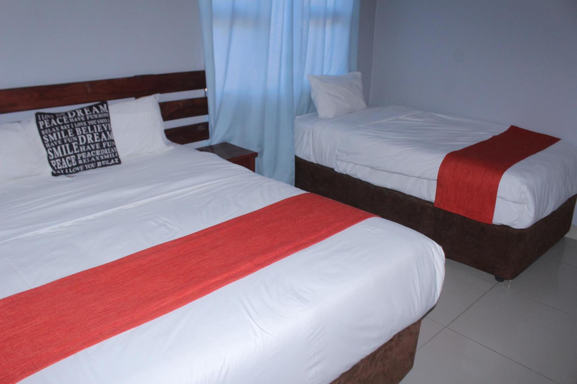 Global Guest House Kasane Bagian luar foto