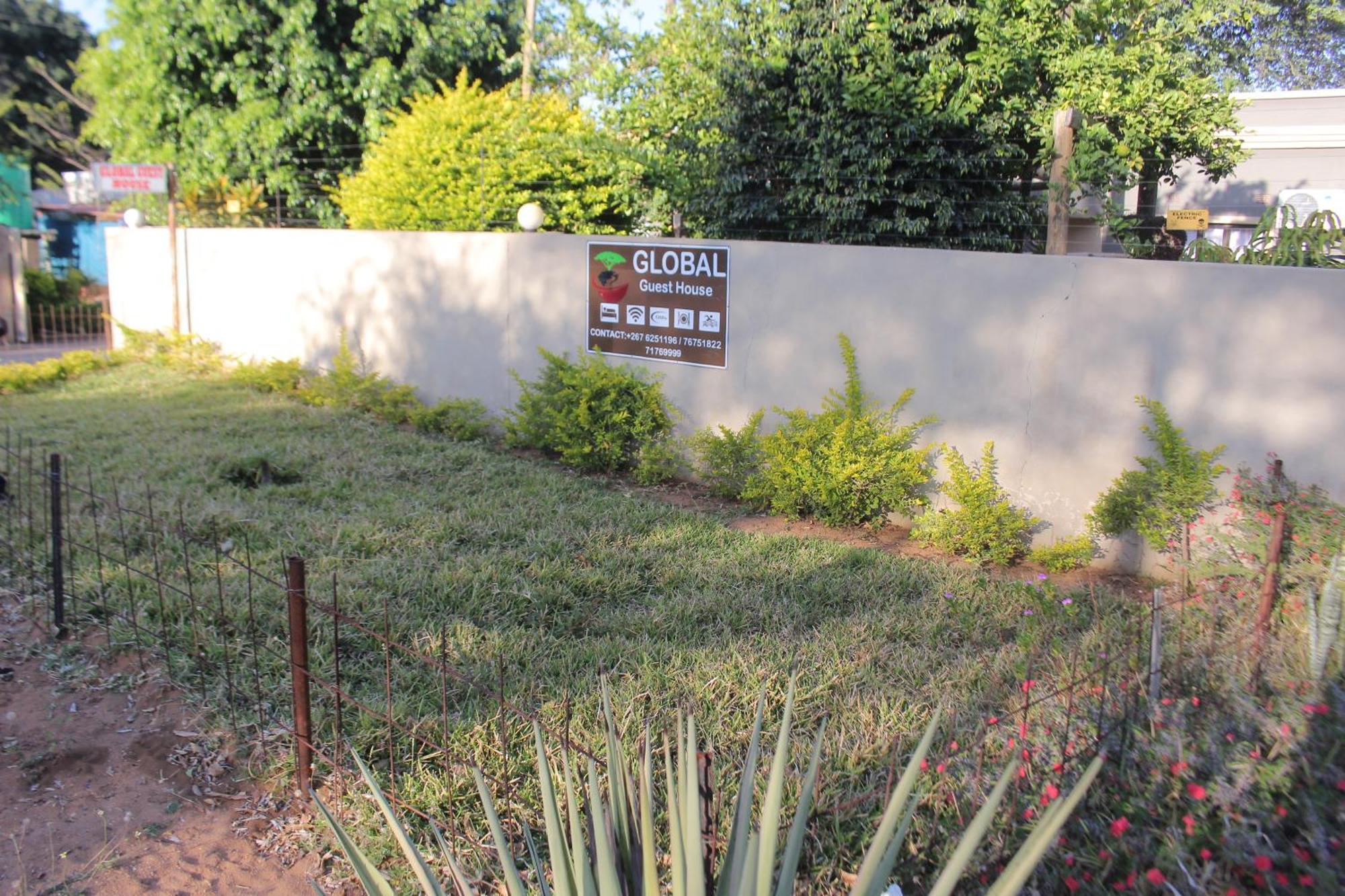 Global Guest House Kasane Bagian luar foto