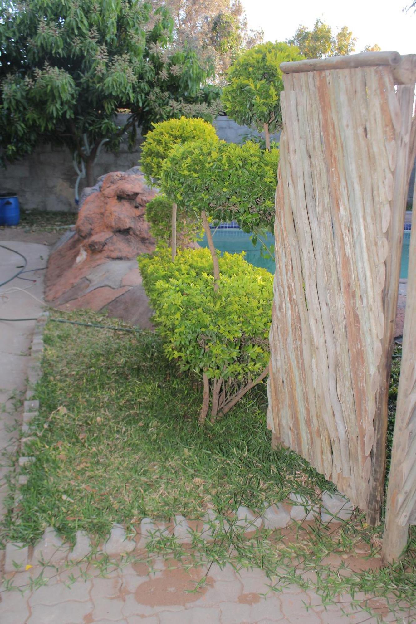 Global Guest House Kasane Bagian luar foto